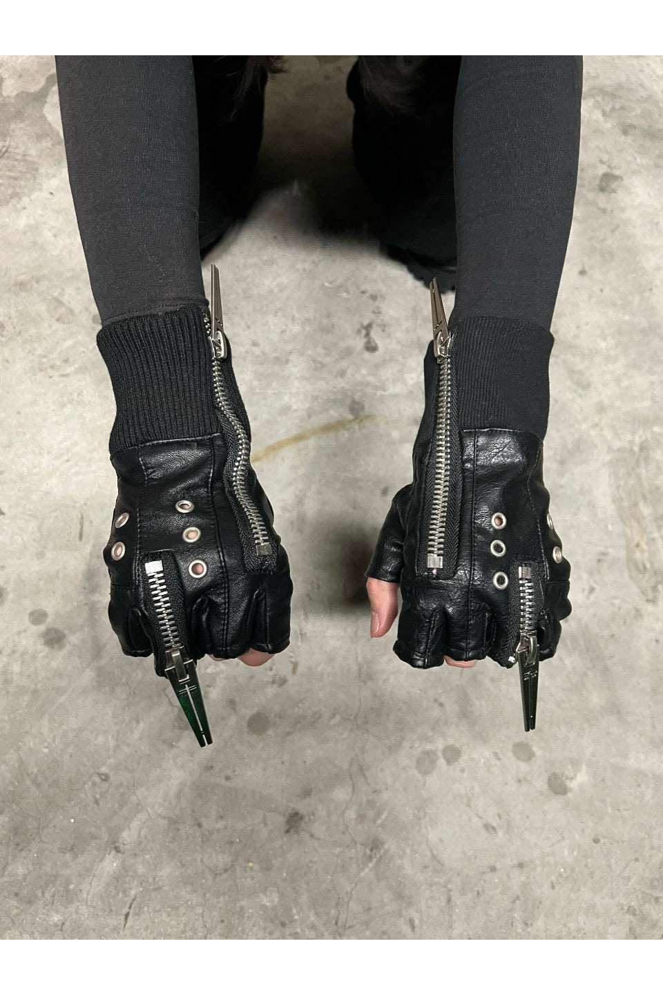 WØR Double Zipper Layered Gloves