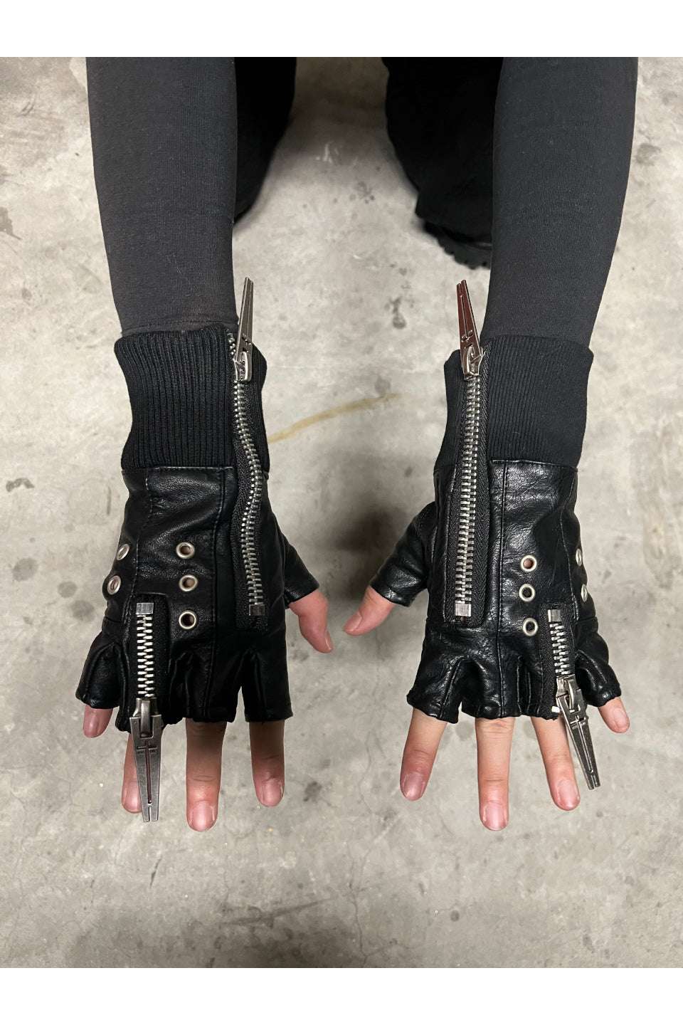 WØR Double Zipper Layered Gloves