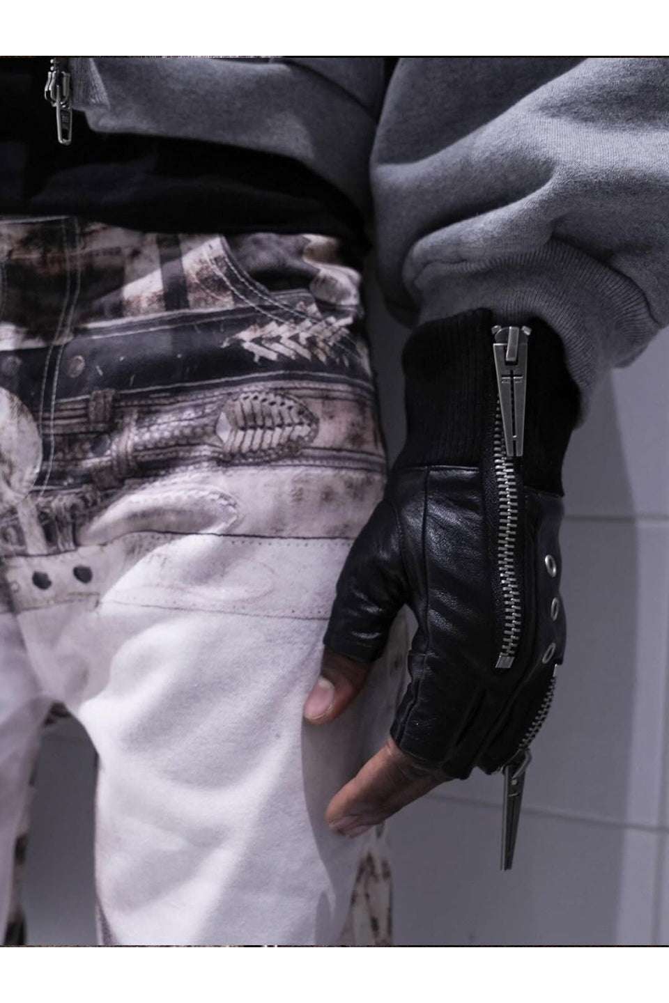 WØR Double Zipper Layered Gloves