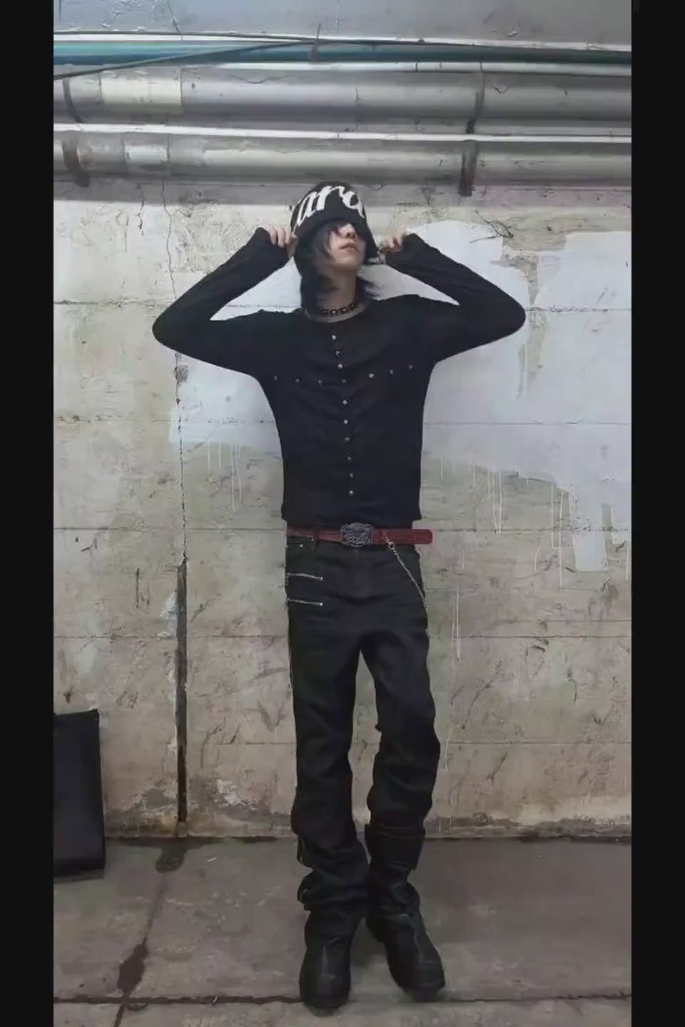 TH4SWE Layered Riveted Cross LS Tee - 銀色のリベットでクロスがデザインされたブラックのレイヤードロンT