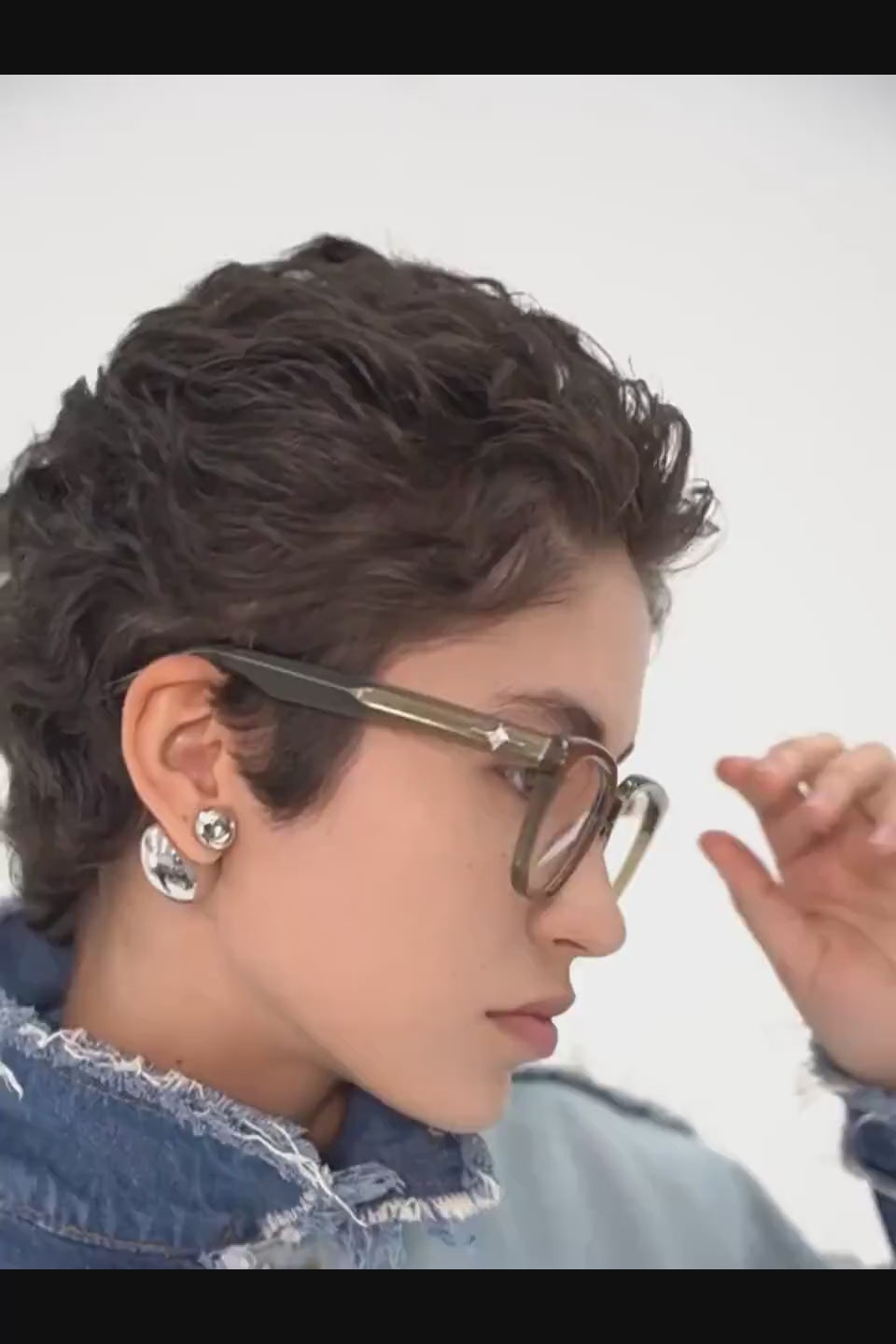 PLASTIC BRAIN Urban Classic Glasses - 端正なウェリントンシェイプが特徴のブラックフレームサングラス