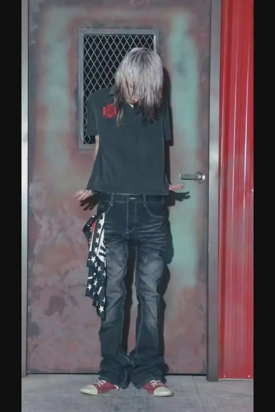 Ghost Scratch Jeans。膝から裾にかけて緩やかに広がる、溜まり感の美しいスリムバギーシルエット