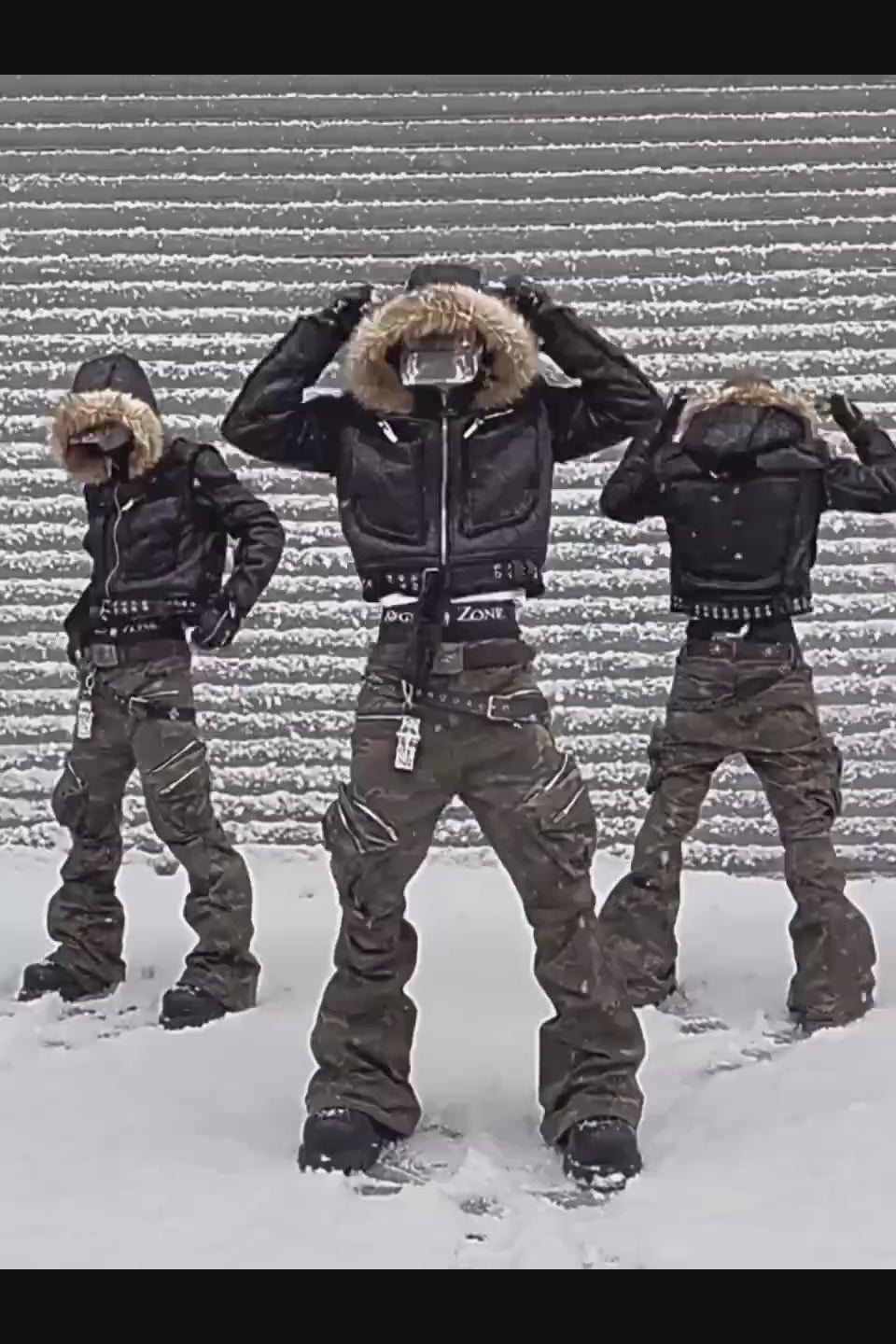 FRKM SCD Heavy Camo Cargo Pants - 立体的なサイドポケットと厚手の迷彩生地が特徴のワイドカーゴパンツ