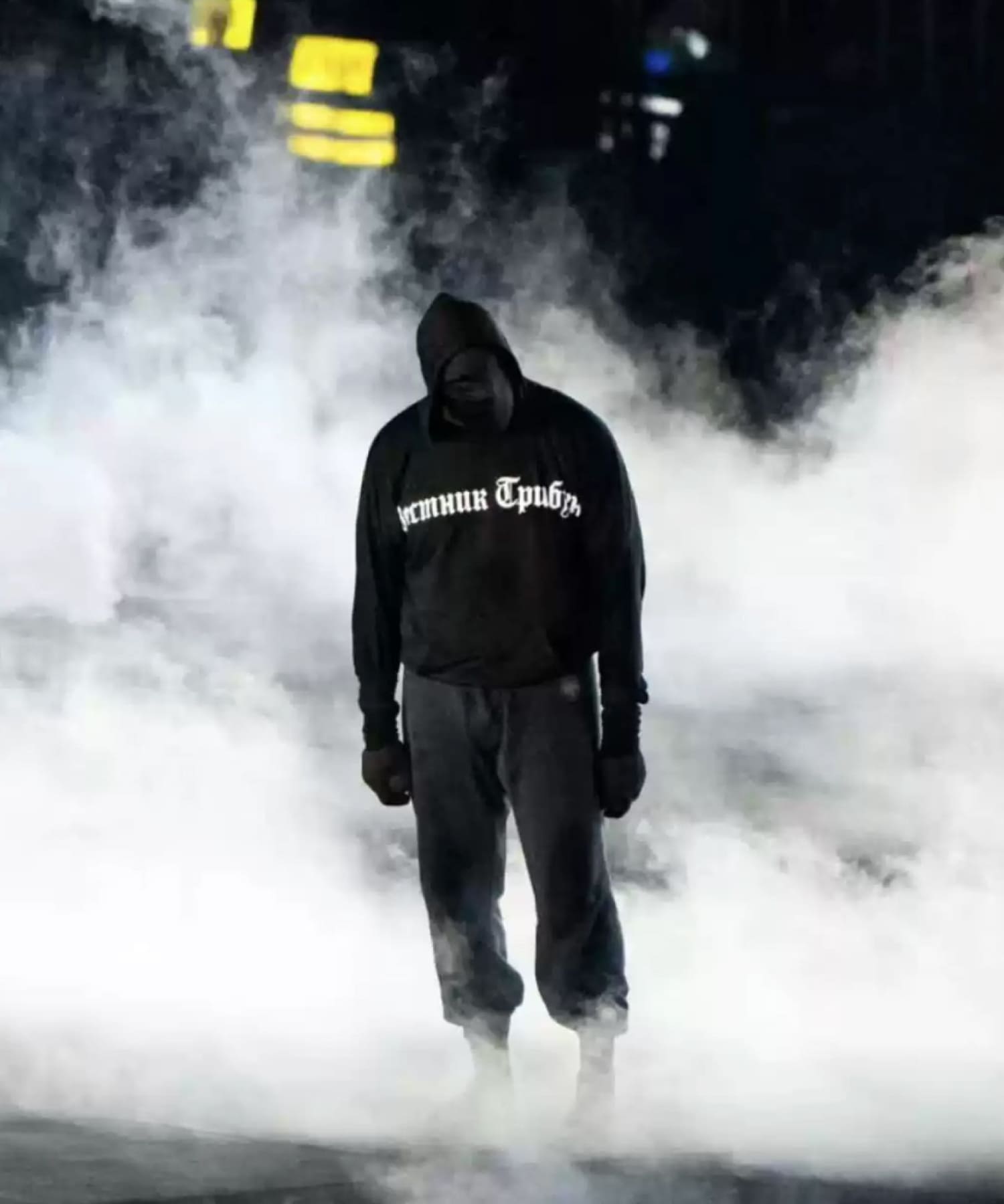 ★海外限定!入手困難激レア!YEEZY VULTURES パーカー org.jpg
